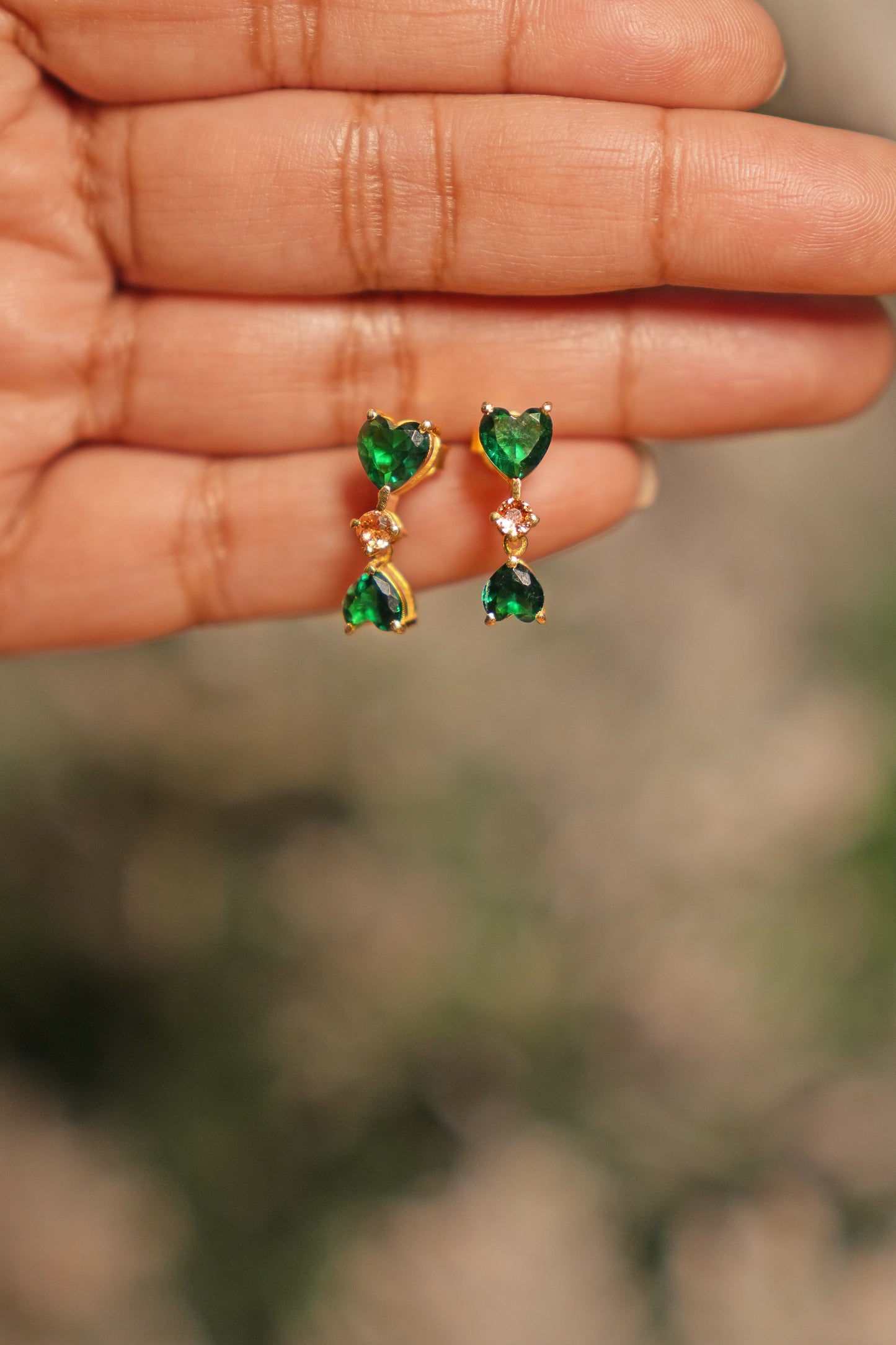 HEARTY STONE EARRINGS