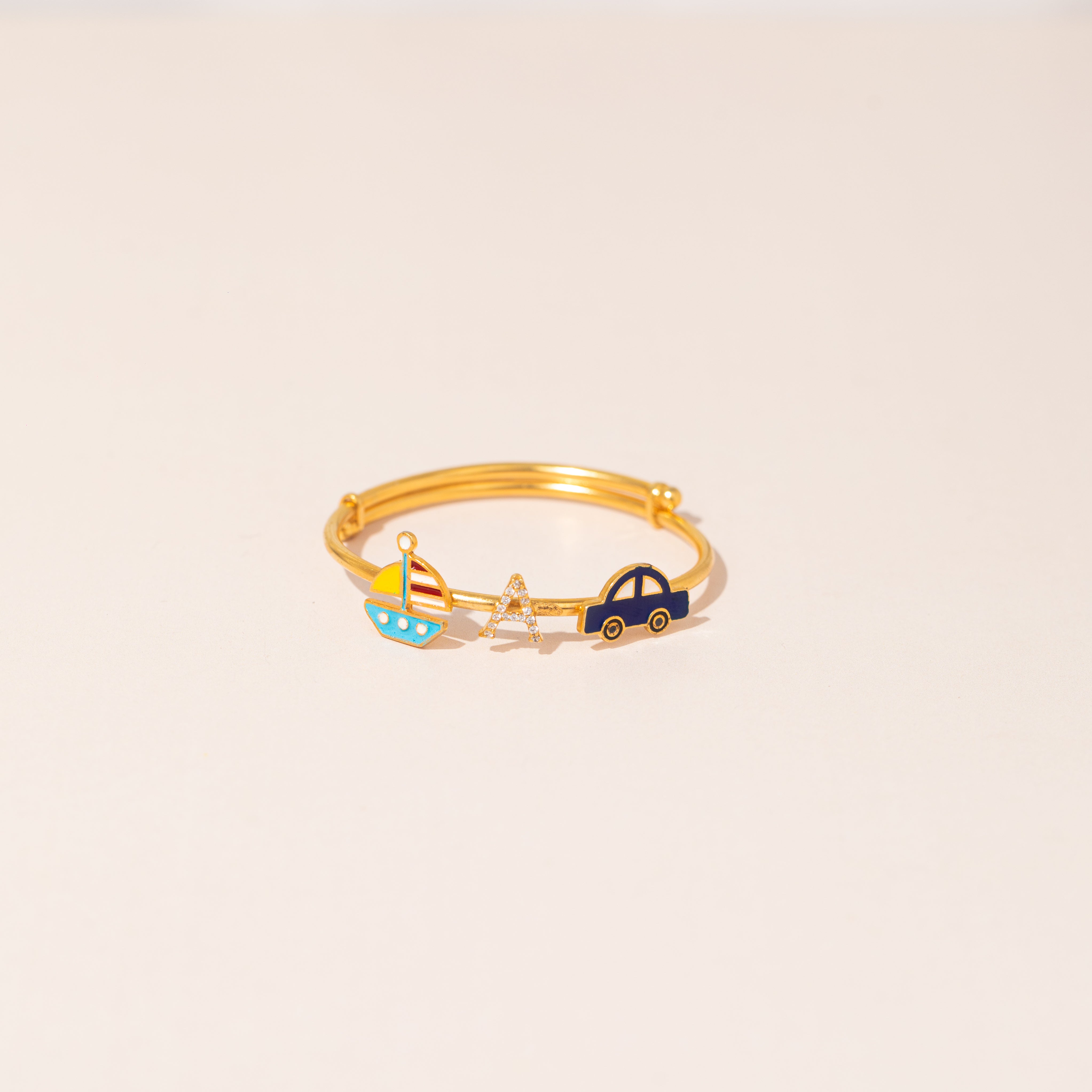CaratLane: A Tanishq Partnership - We know how much your little ones love  Peppa Pig, so he's a super adorable bracelet for them 🐽 Take a closer  look: https://bit.ly/3ty3ZGh | Facebook